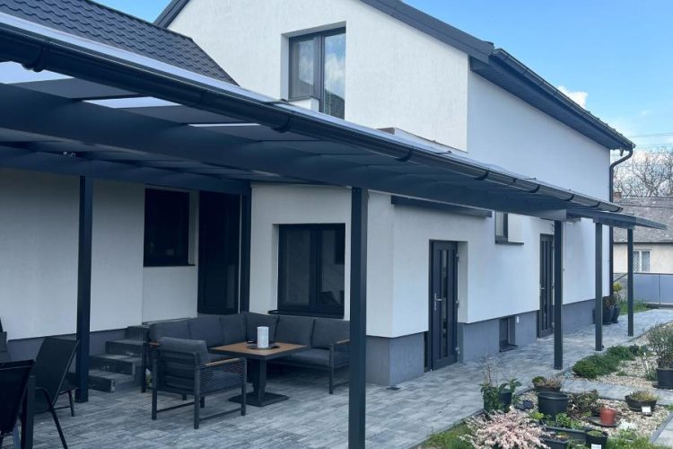 Prístreškok na terasu z hliníka, antracitový s krytinou LEXAN,hormax