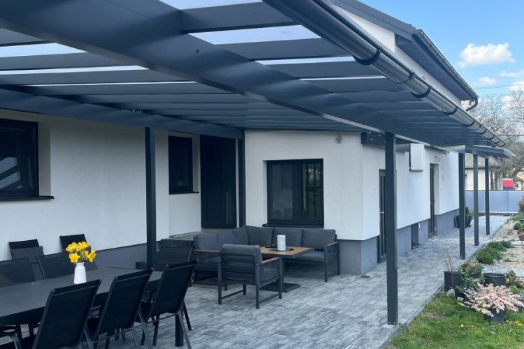Prístreškok na terasu z hliníka, antracitový s krytinou LEXAN,hormax