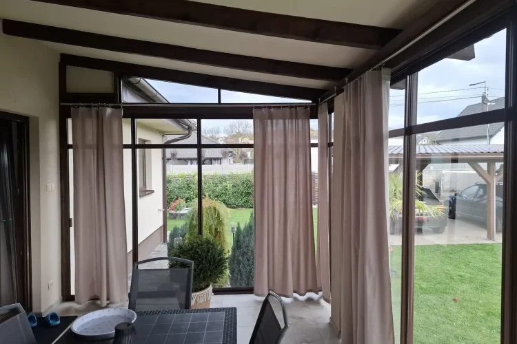 Zasklenie terasy Petrovany detail na interiér